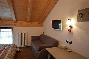 Rifugio Lo Scoiattolo ペーイオ
